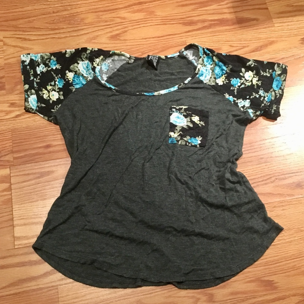Floral accent Tee